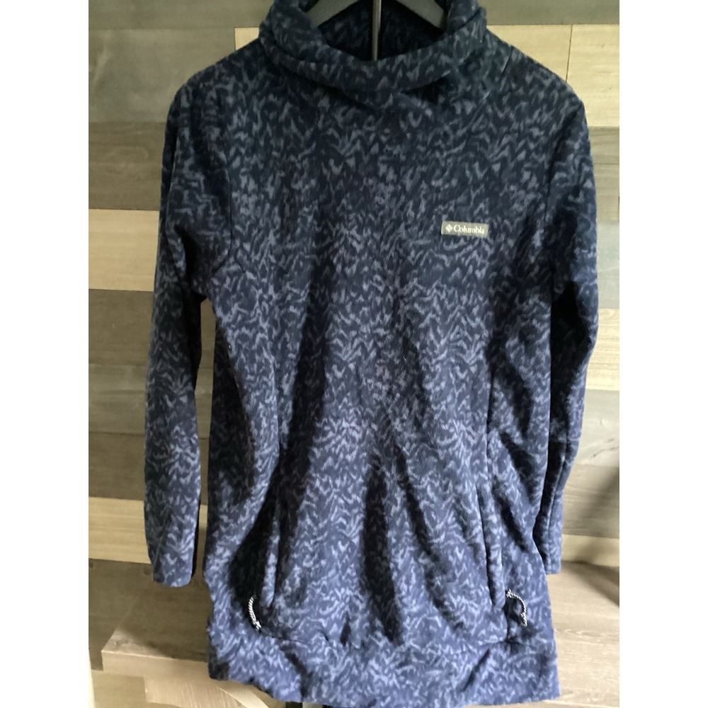 Columbia Woman's Fleece Pullover Size Med Patterned Design And Front Hand Pocket